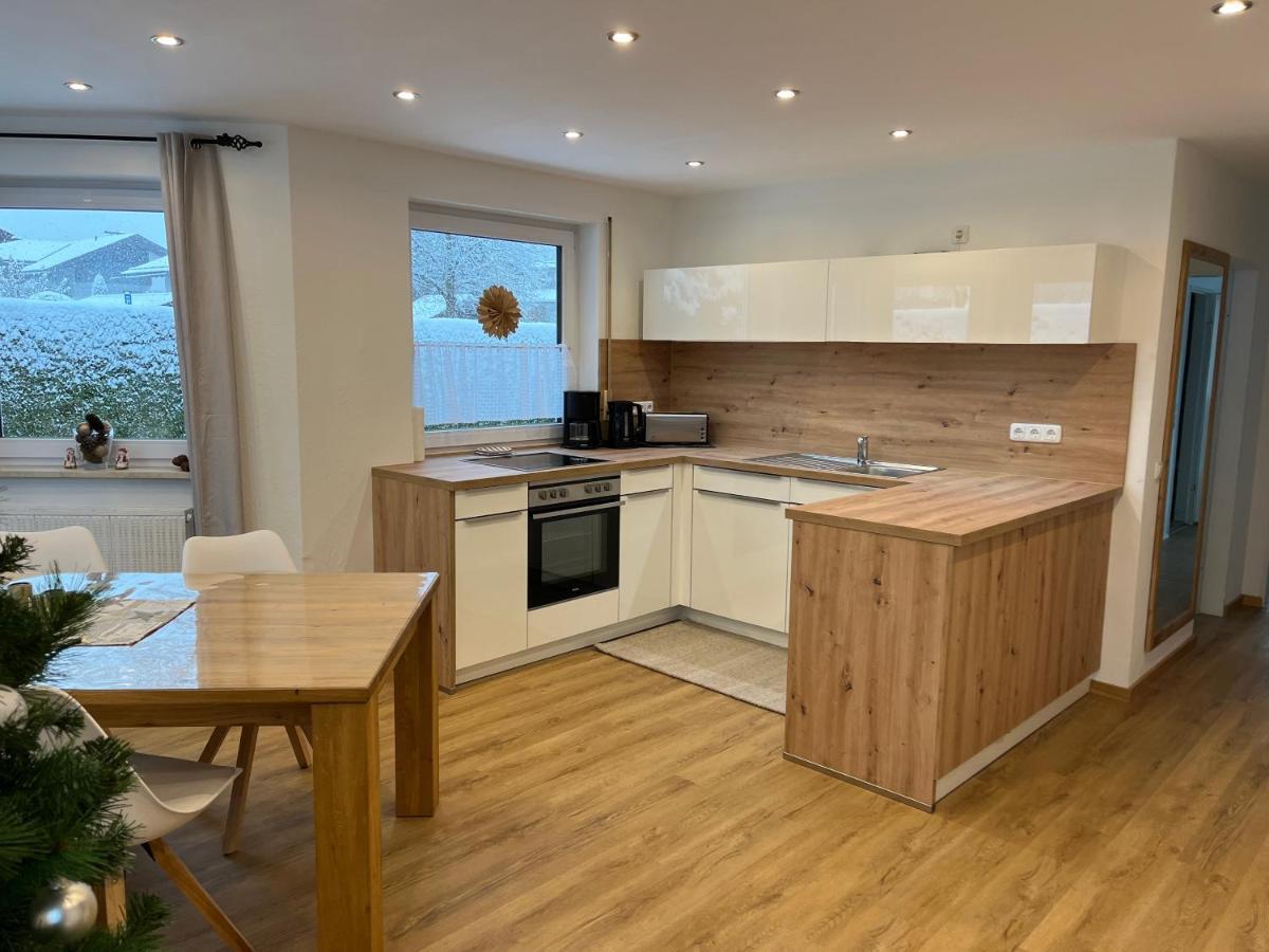 Maisonette Apartment Dhh Zugspitzblick Mit Eigenem Garten Garmisch-Partenkirchen Exteriör bild