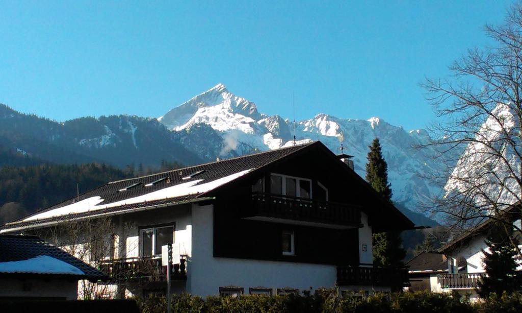 Maisonette Apartment Dhh Zugspitzblick Mit Eigenem Garten Garmisch-Partenkirchen Rum bild